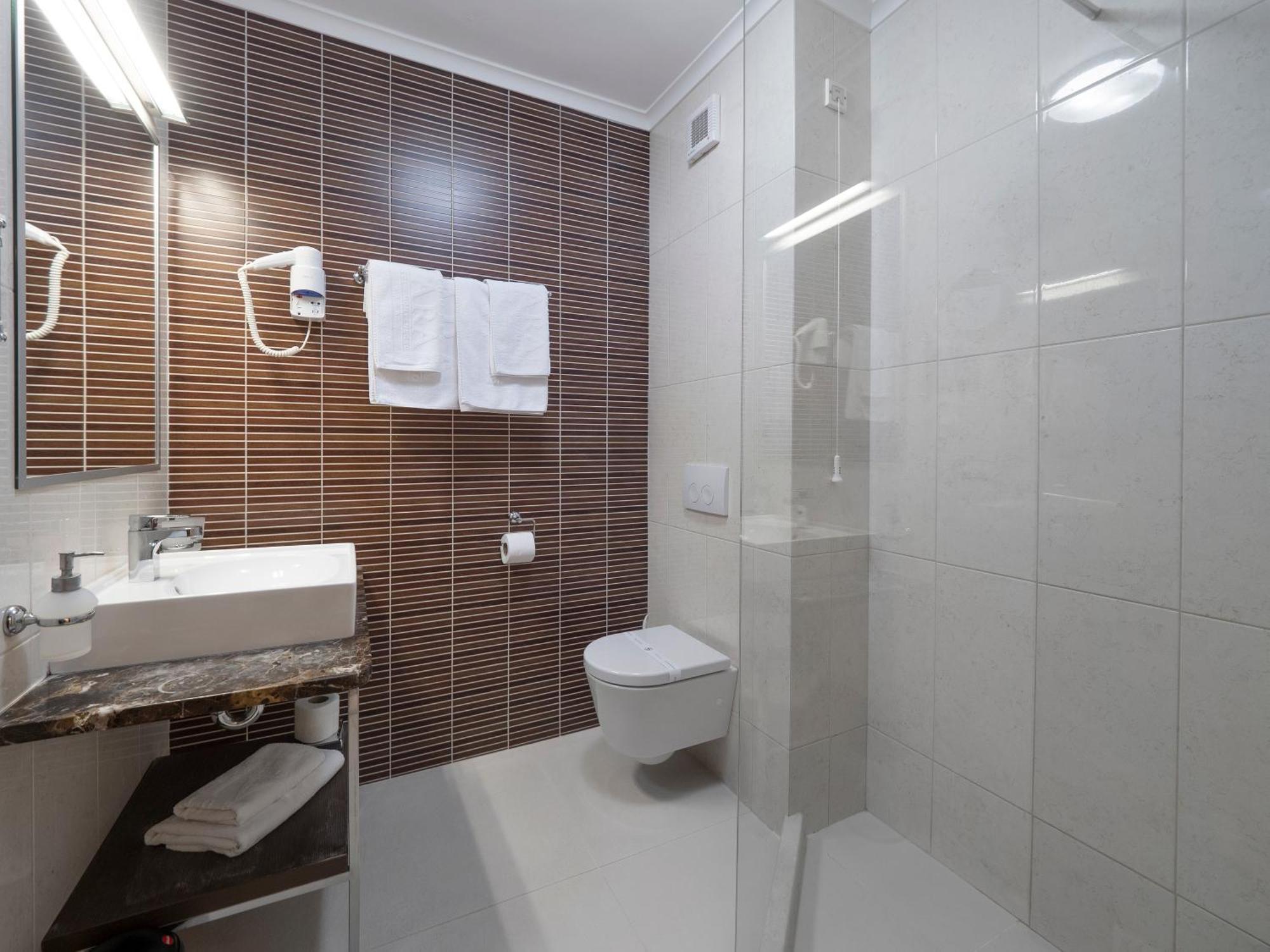 Hotel Tara Becici Μπούντβα Εξωτερικό φωτογραφία